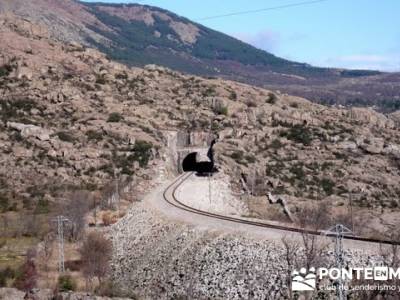 Senderismo Sierra Norte Madrid - Belén Viviente de Buitrago; rutas por andalucía